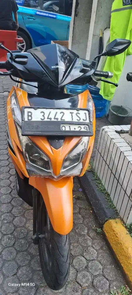 VARIO KZR 2013 WARNA OREN