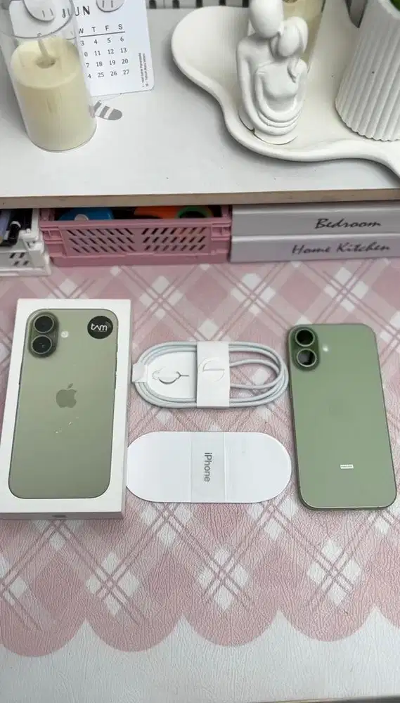 Iphone 17 green