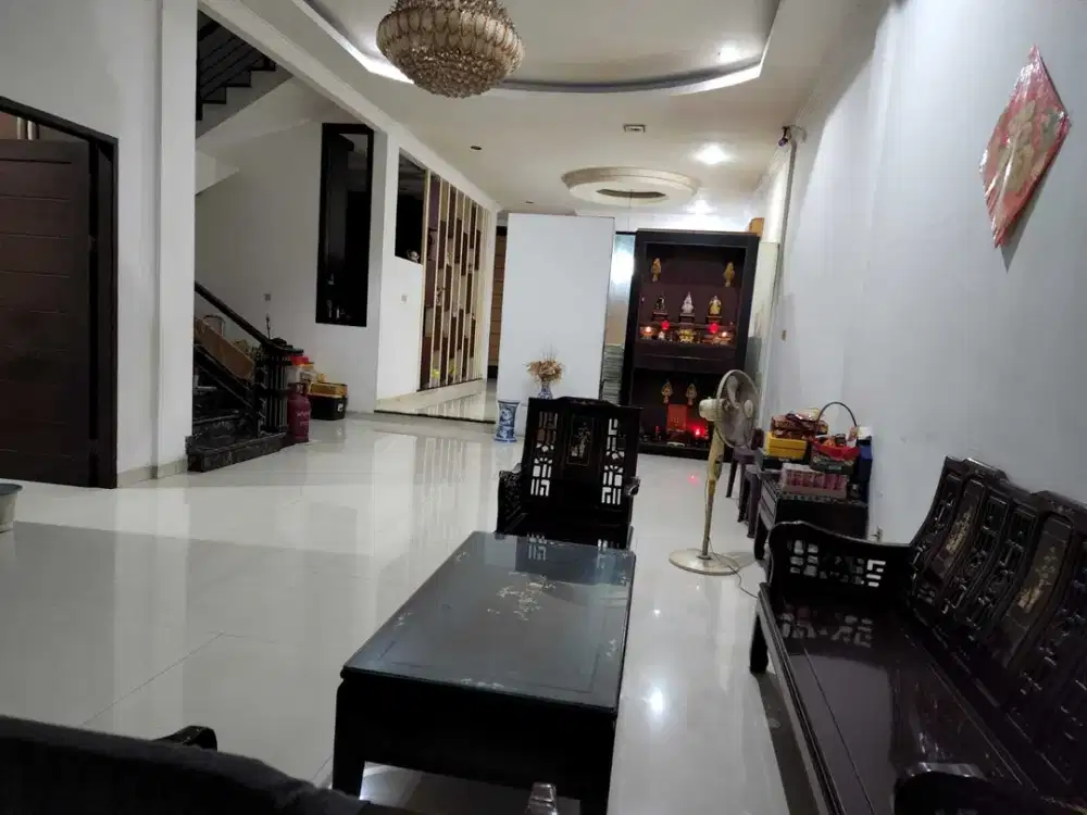 Villa di Komplek River Valley ( Jalan Laboratorium / Belakang TVRI )