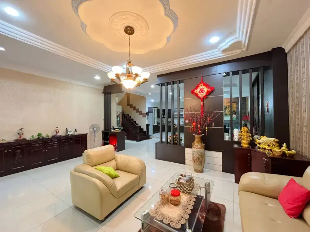Villa di Komplek Makmur Indah ( Adam Malik )