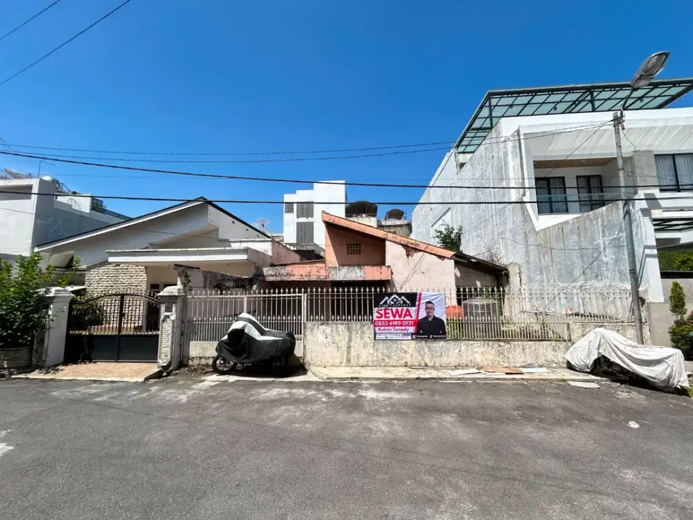 Villa di Jalan Juanda 2 ( Komplek Villa Polonia )