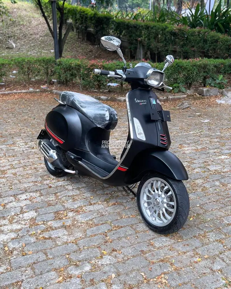 JUAL MURAH VESPA SPRINT 150 iGET 2016 MULUS
