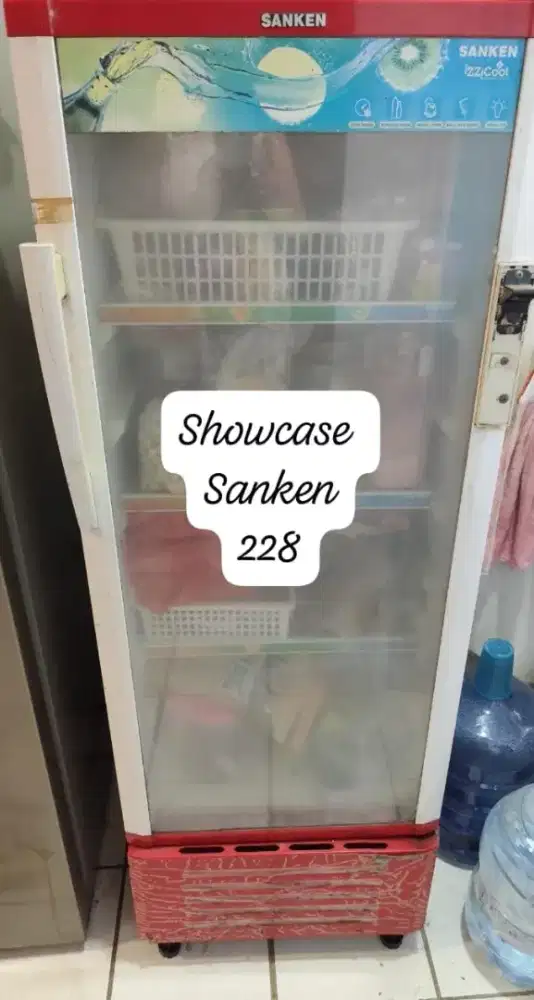 Show case Sanken 3 rak
