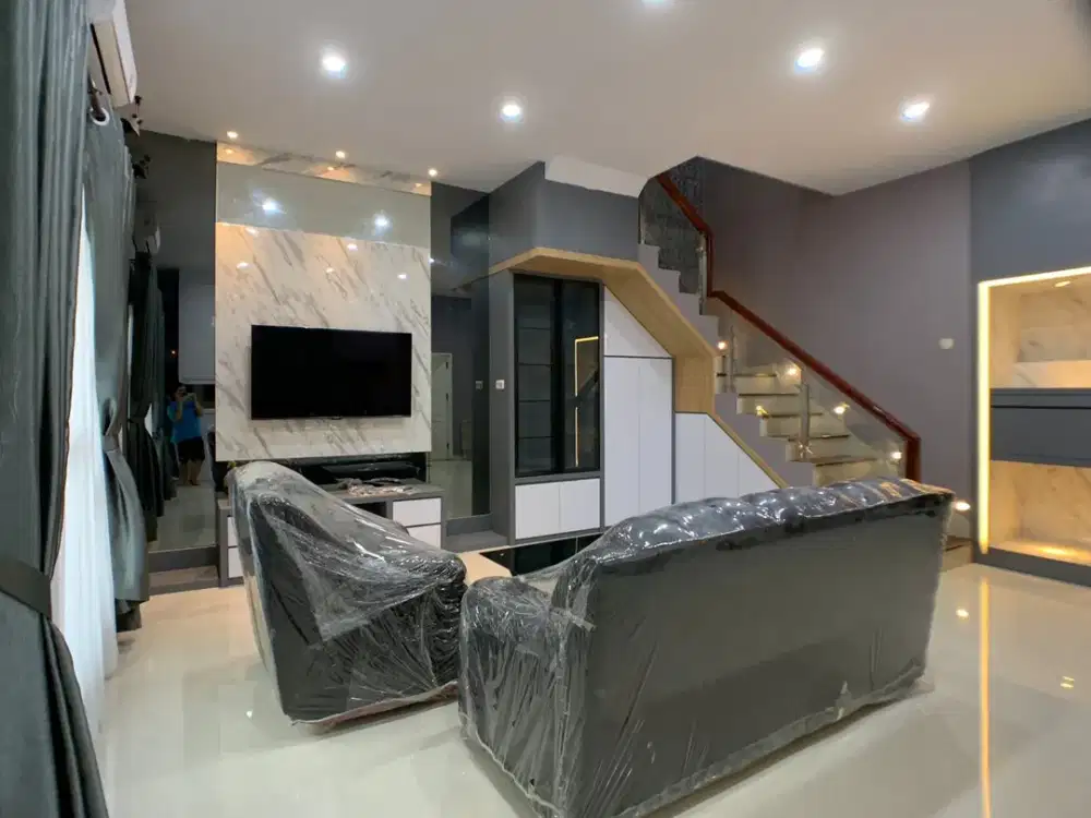 Villa di Komplek Menteng Indah Cluster Halton Place