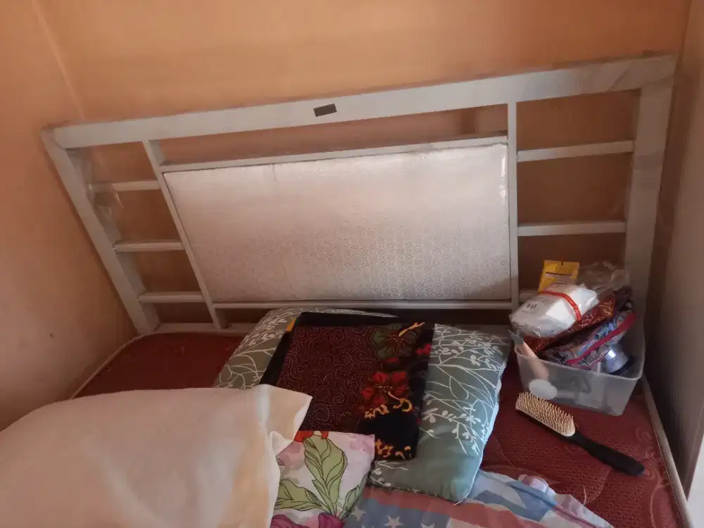 Ranjang besi tri karya(hanya ranjangnya saja)
