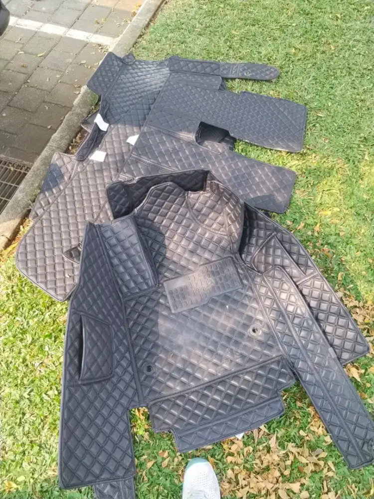 Karpet mobil untuk zenix