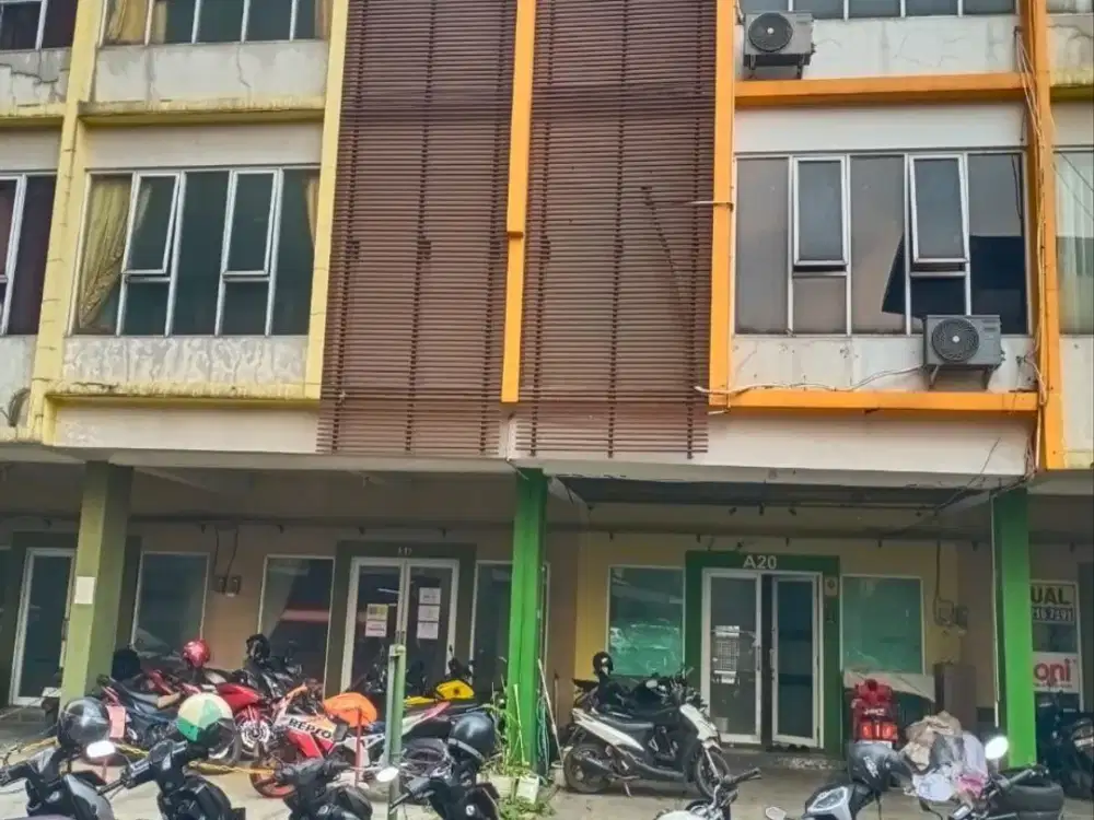 Ruko mrah strategis di gateway Cicadas Bandung