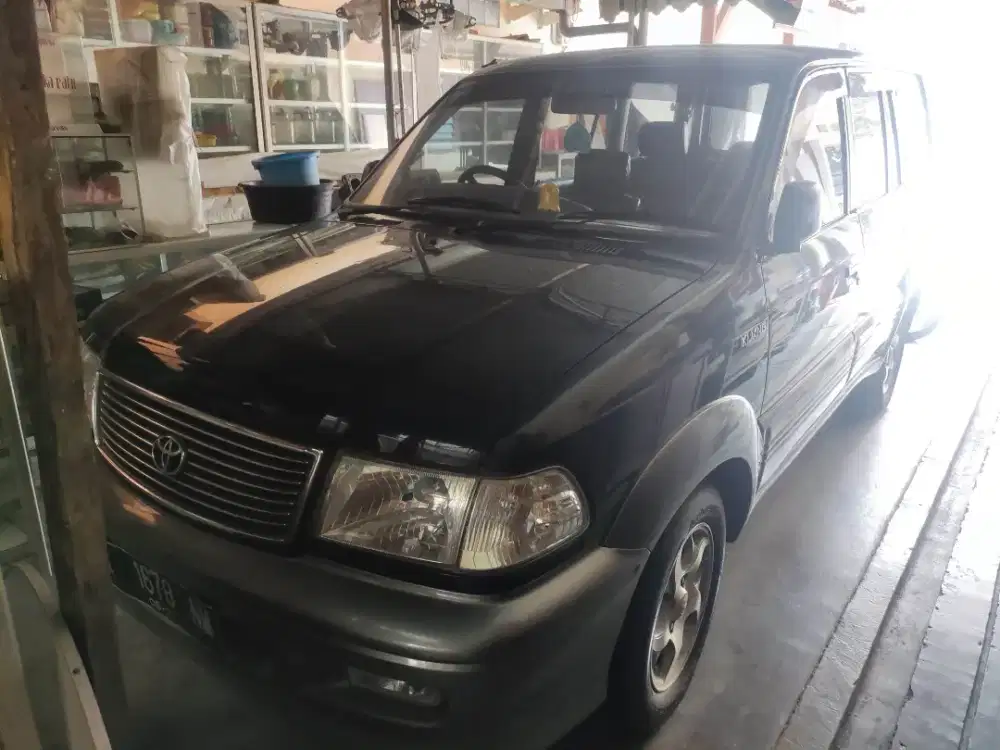 Toyota Kijang Krista bensin MT th.2000