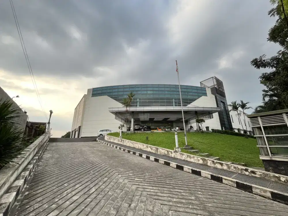 Gedung / Kantor di Jalan Asrama