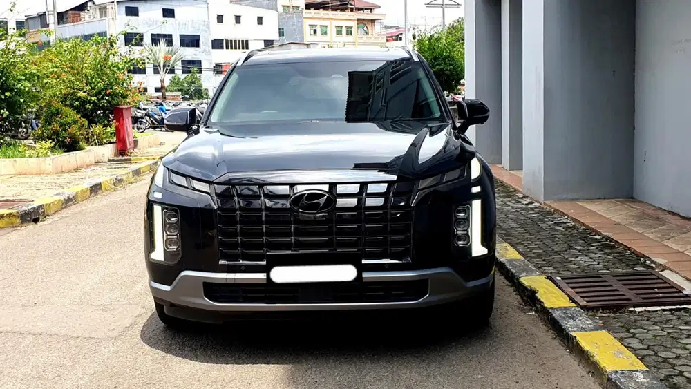 Km 32rb hyundai palisade signature diesel 2023 pakai 2024 biru