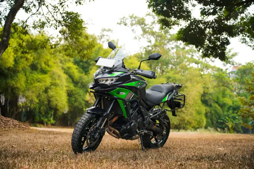 Kawaski Versys 650 2024 | Akrapovic | Carbon Wheel