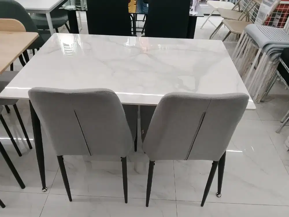 Set meja makan milav