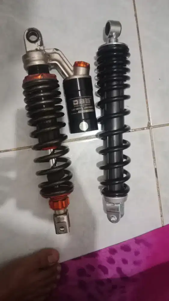 Shock belakang vario 125