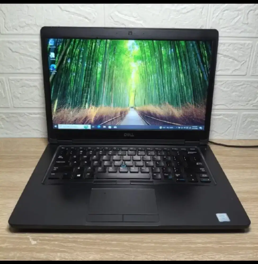 Laptop Dell I5 gen 8 Body mulus terawat Aman