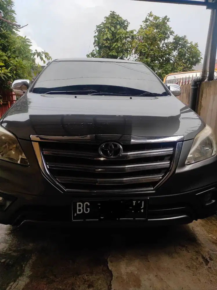 Dijual cepat mobil Toyota Inova tahun 2015 tipeG pribadi