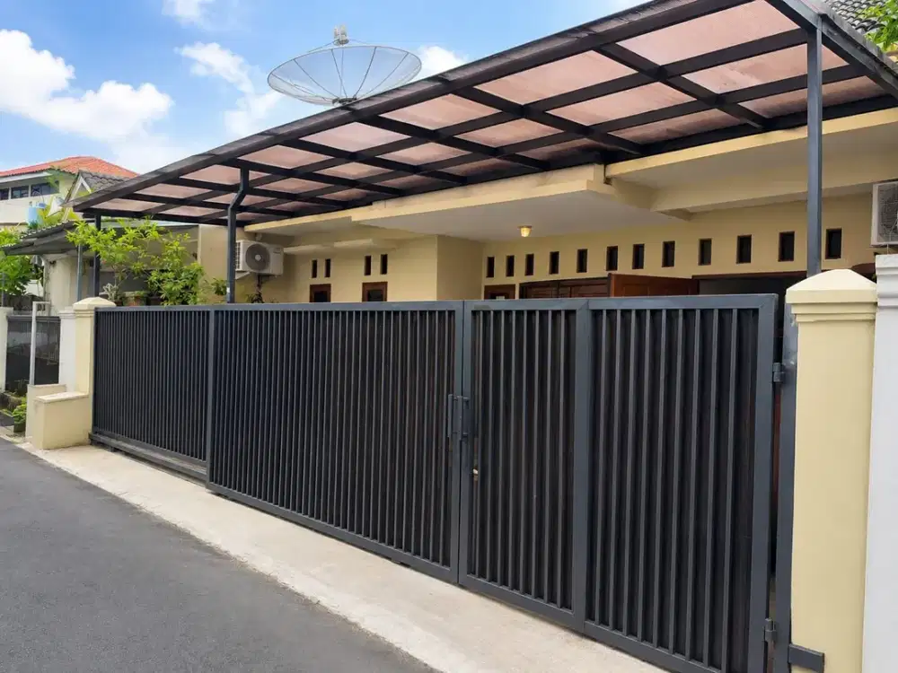 Di Jual  Rumah Cantik 2 lantai Strategis di Tebet Barat