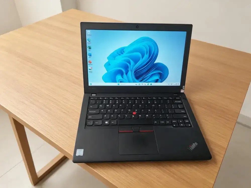 Lenovo Thinkpad X270 core i5 gen 7 Ram 8gb Layar 13 Inch