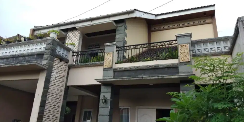 Dijual Rumah Estetik, SHM, 2 lantai, 5 KT , Luas, Nyaman, Bebas Banjir