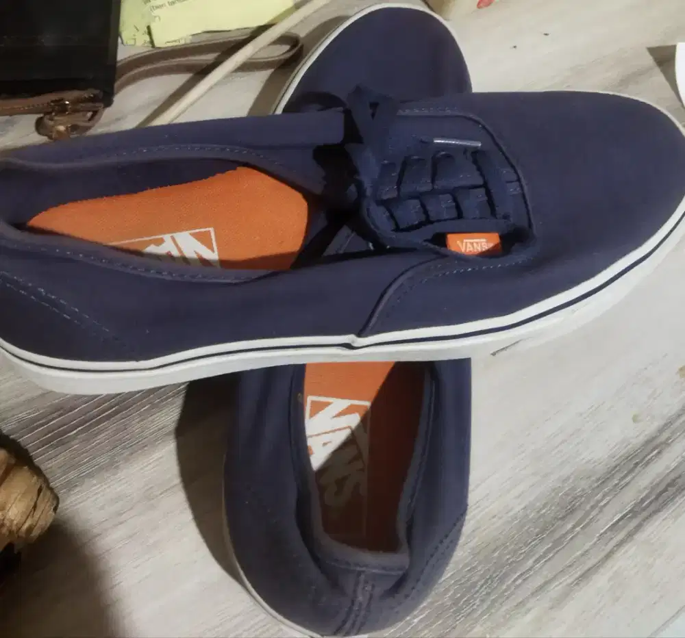 Sepatu Vans off the Wall