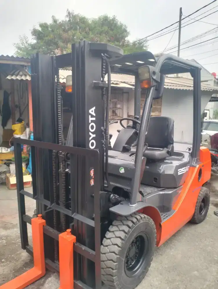 Forklift Toyota 2,5 Ton,Threelift 4,3 Meter,Manual,8FD25,Tahun 2019