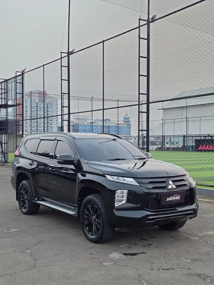 PAJERO DAKAR HITAM 2022