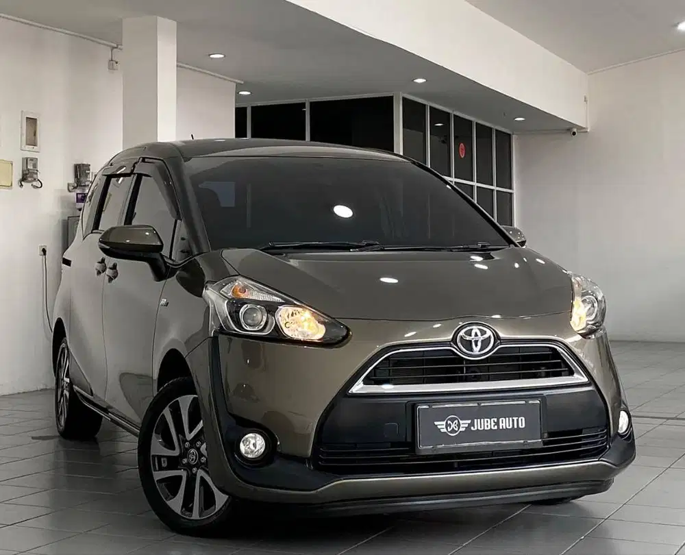 LOW KM TOYOTA SIENTA 1.5 V CVT 2017