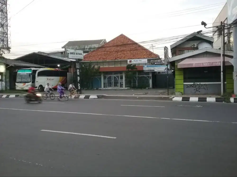 DISEWAKAN BANGUNAN KOMERSIL, JALAN UTAMA KOTA SEMARANG SIMPANG LIMA
