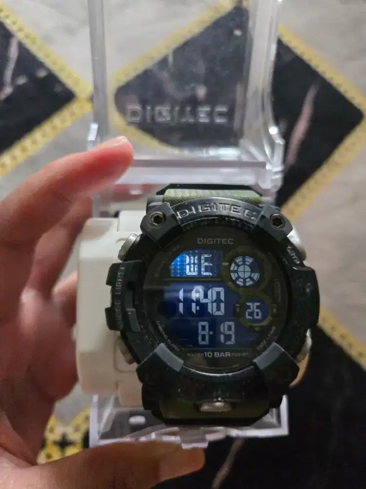 Jam tangan digitec