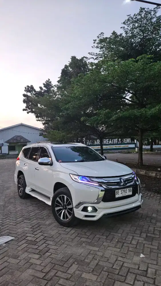 PAJERO DAKAR 2016 PUTIH