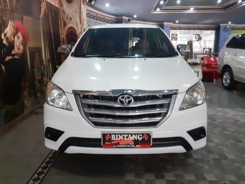 TOYOTA INNOVA E 2.0 AT 2014 BARONG / MODEL THN 2015 [BINTANG MOTOR]