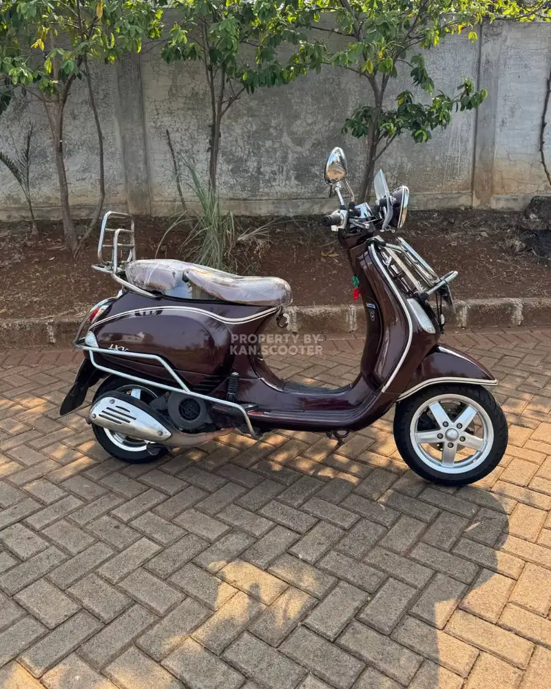 JUAL MURAH VESPA LXV 150 3V 2013 MULUS