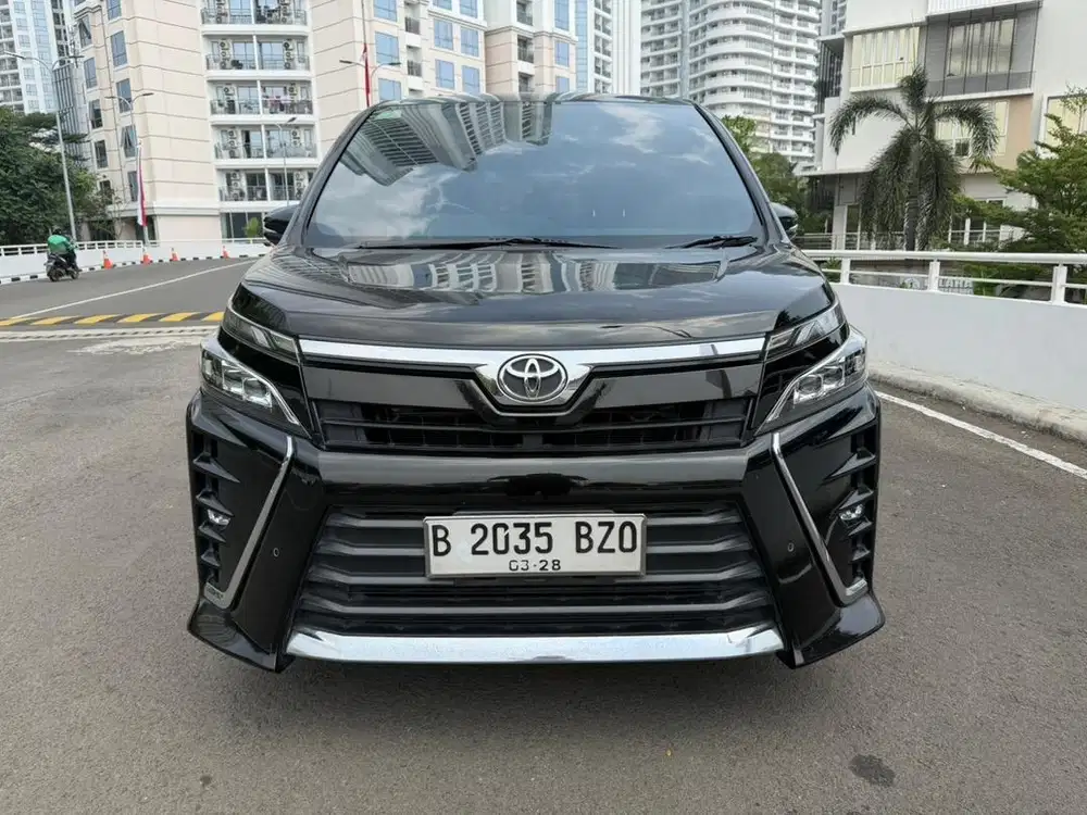 HARGA CASH!!! Voxy 2.0 A/T 2018 surat lengkap pajak hidup