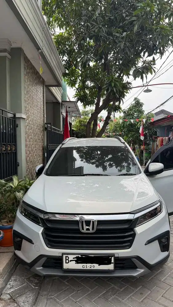 Honda BR-V 2023 LOW KM under 20rb