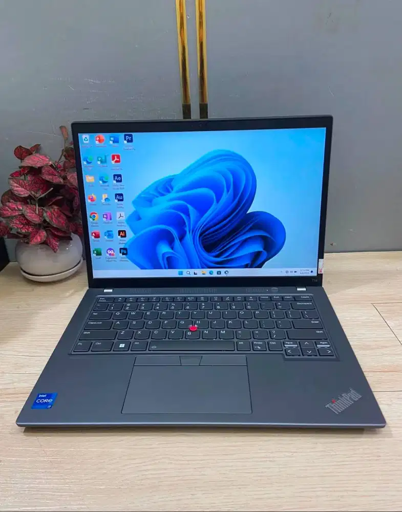 LENOVO  T14 G4 i7 GEN13 RAM 16 GB  SSD 256 GB  LAYAR 14 INCH TOUCH *ET