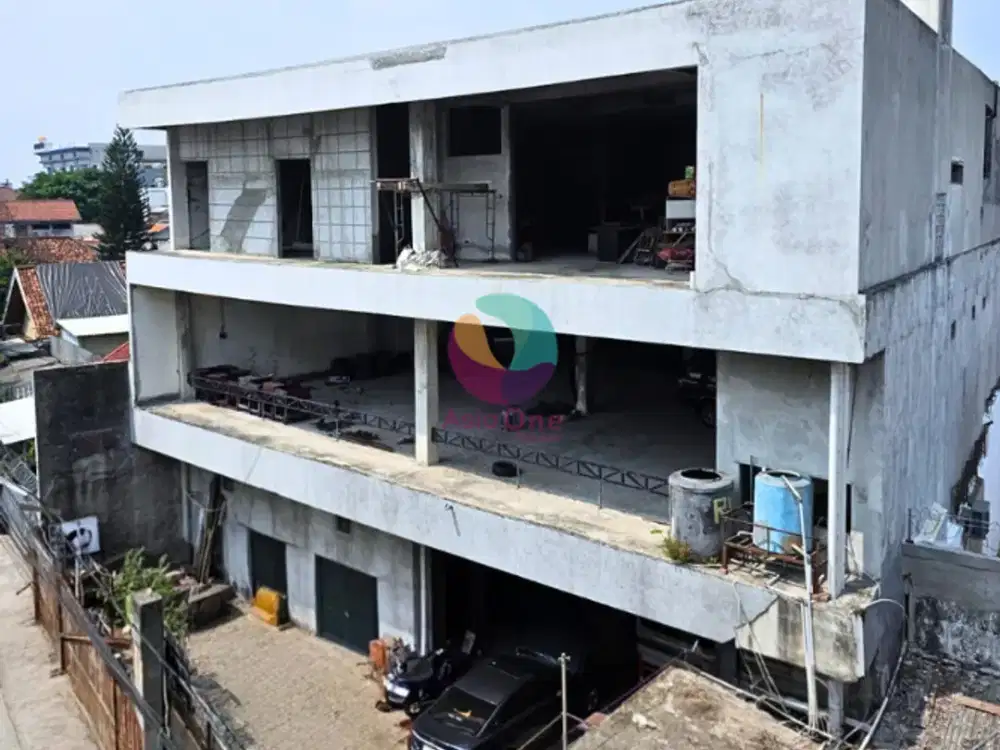 Dijual Tempat Usaha Beserta Tempat Tinggal 3 Lantai SHM di Jatinegara Barat