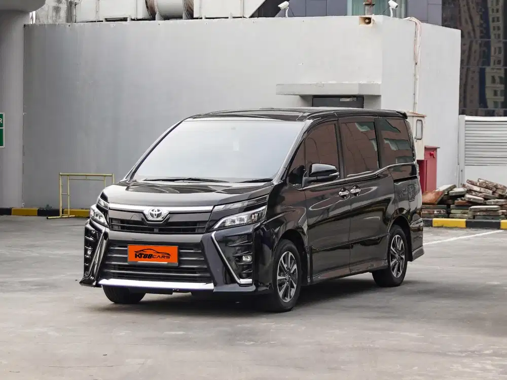 Toyota Voxy 2.0 Metik 2019 hitam ganjil