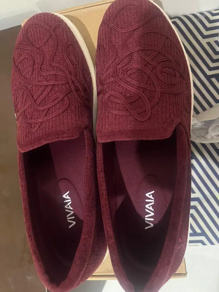 Vivaia Classic Burgundy