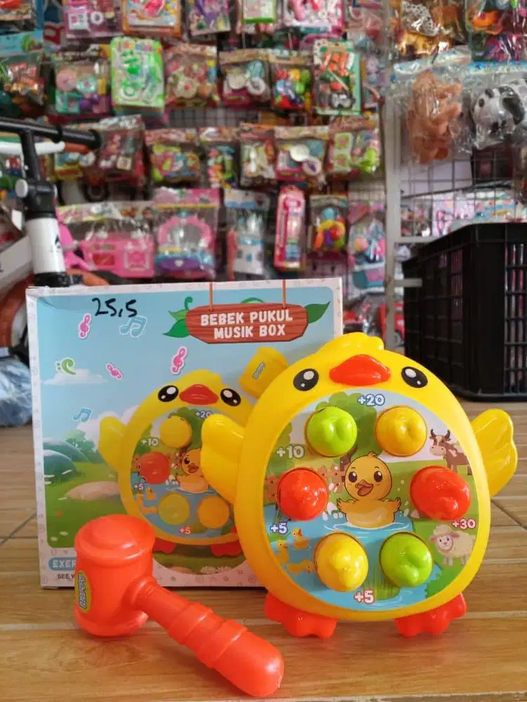 mainan anak bebek pukul baterai