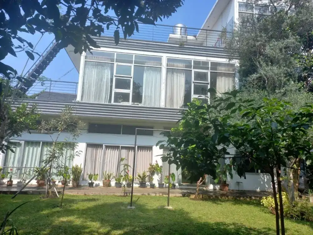 Rumah bagus asri tanah luas open space  dalam komplek siap huni di sariwangi bandung