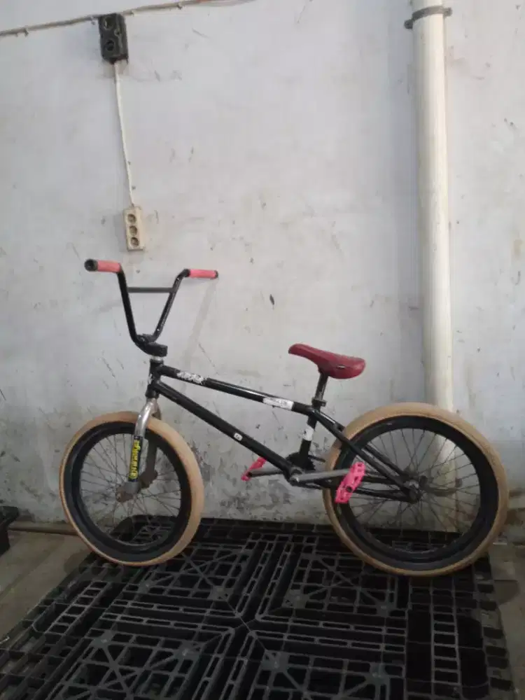 Sepeda bmx street