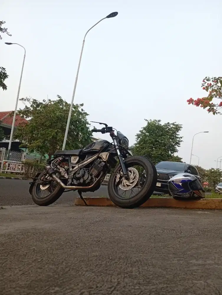Dijual motor custom caffe racer Besic satria Fu(barong)
