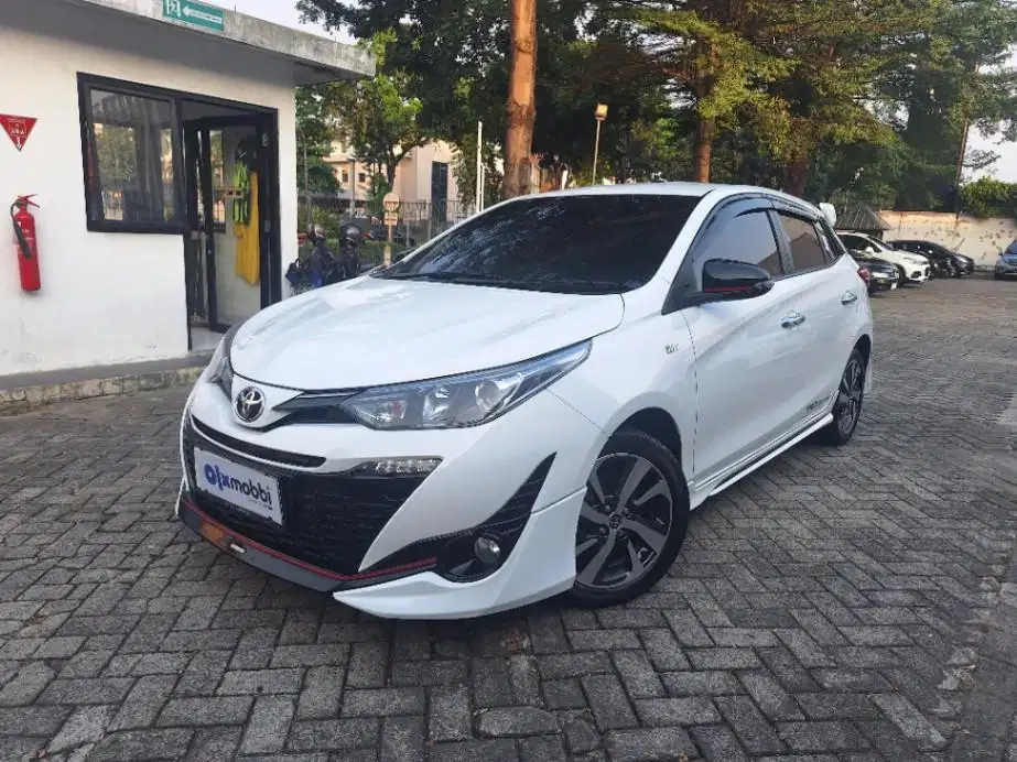 LOW DP Toyota Yaris 1.5 S Bensin-AT 2019 7JJ