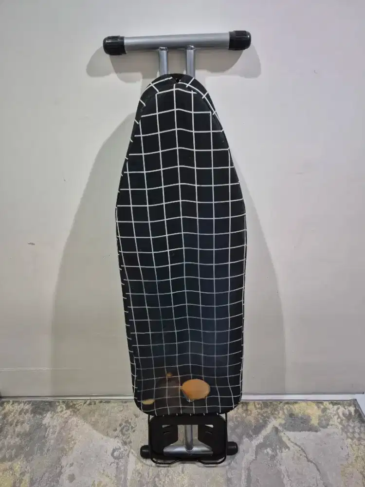 Meja strika stora azko