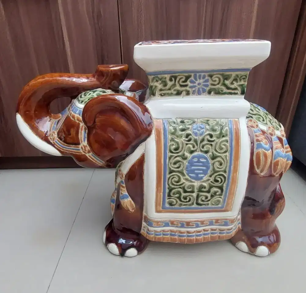 Jual Guci Keramik Gajah