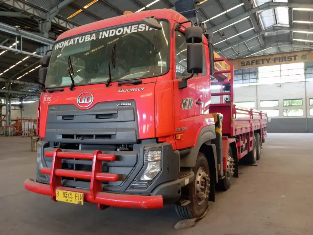 Truck crane Nissan quester tahun 2018 kapasitas 20 ton