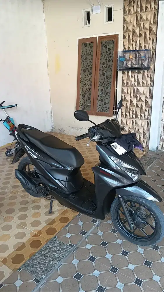 Dijual motor honda beat deluxe tahun 2025 masih mulus ban masi tebal