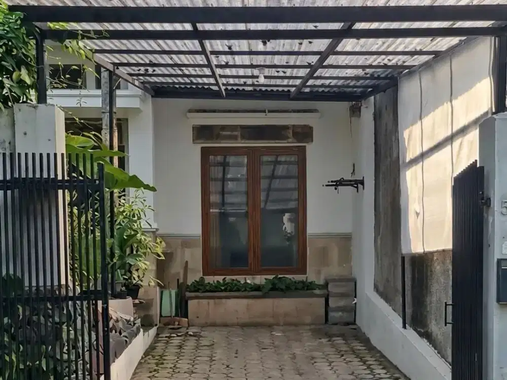 Rumah siap huni di komplek Pondok Hijau Geger Kalong