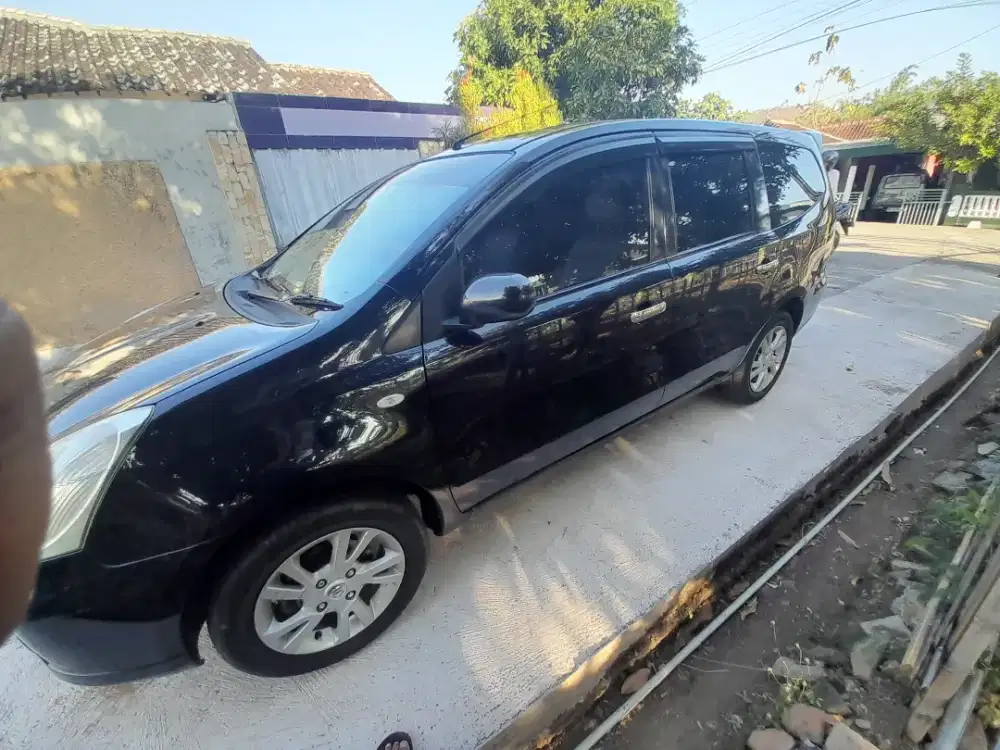 Dijual Livina 2011