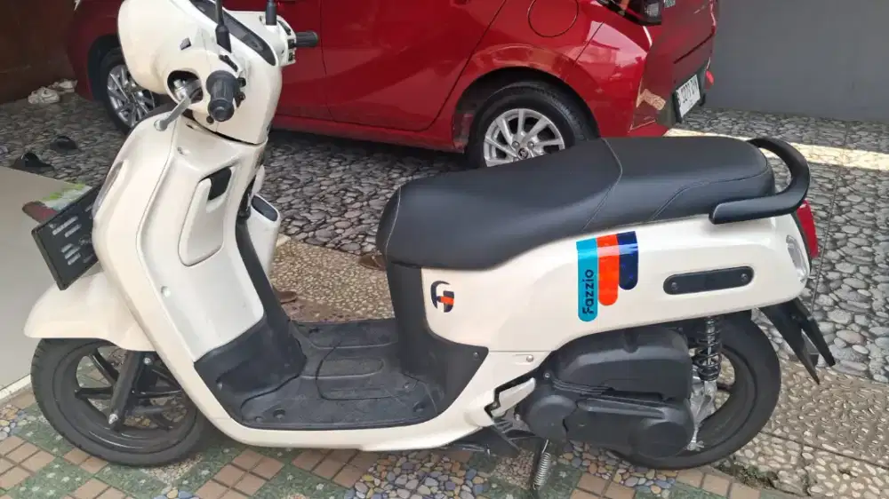 FAZZIO hybrid 2025(like new)