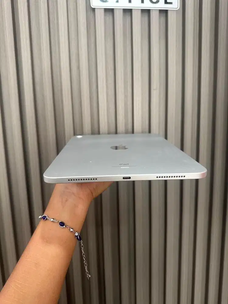 JUAL IPAD GEN 10 64GB WIFI SILVER RESMI PA/A
